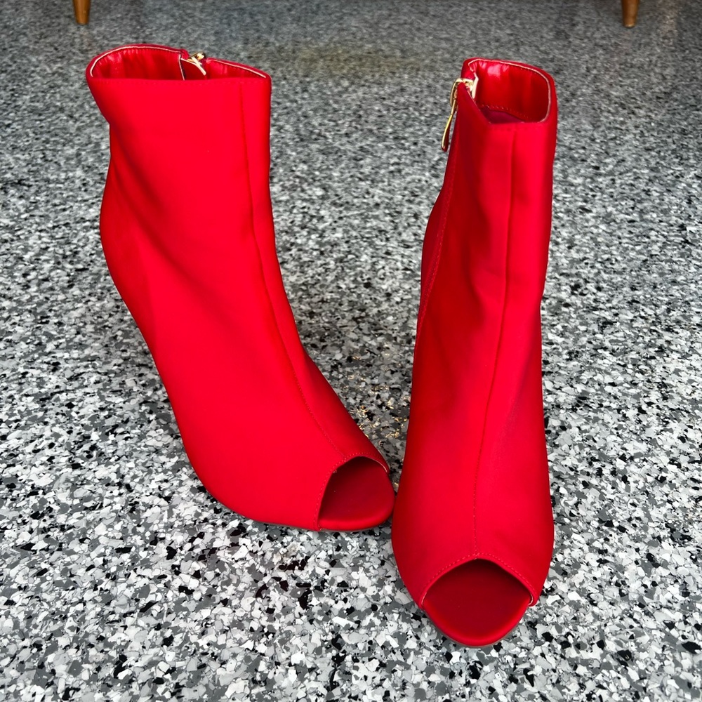 So Me High Heel Booties